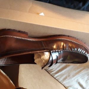 STEVE MADDEN BRAND NEW LEATHER LOAFERS